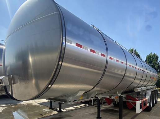Oil tank semi-trailer油罐半挂车 - Truck Product Image