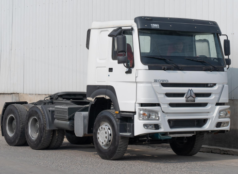 HOWO6x4-Tractor Truck豪沃6x4牵引卡车 - Truck Product Image